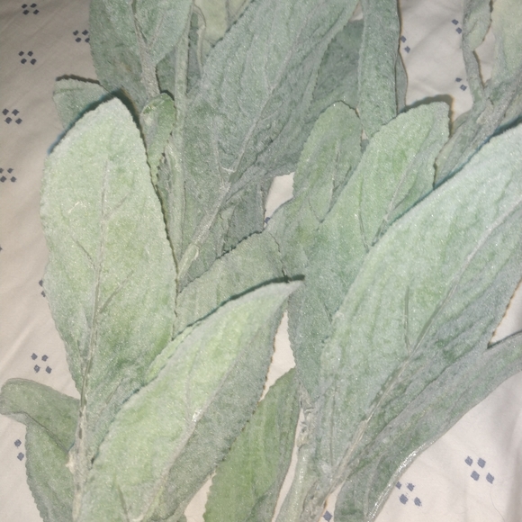 ๐ฟ NWT spring bush Faux Greenery from Michael's - Picture 6 of 7